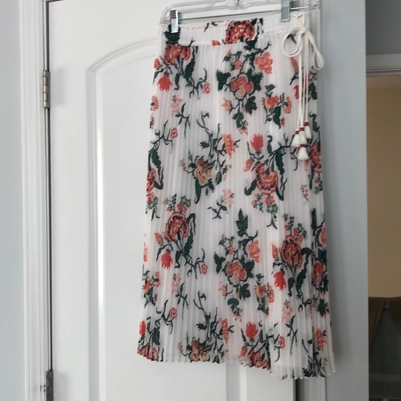 NWT!! Club Monaco Midi Skirt - Picture 3 of 5